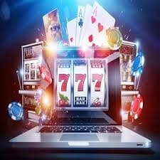 Ilustrasi pengguna mengelola pengaturan privasi dan keamanan akun di platform online